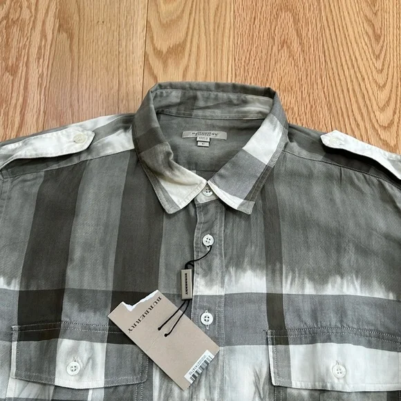 New! Burberry London Men’s large sage green nova check tie dye toned shirt.